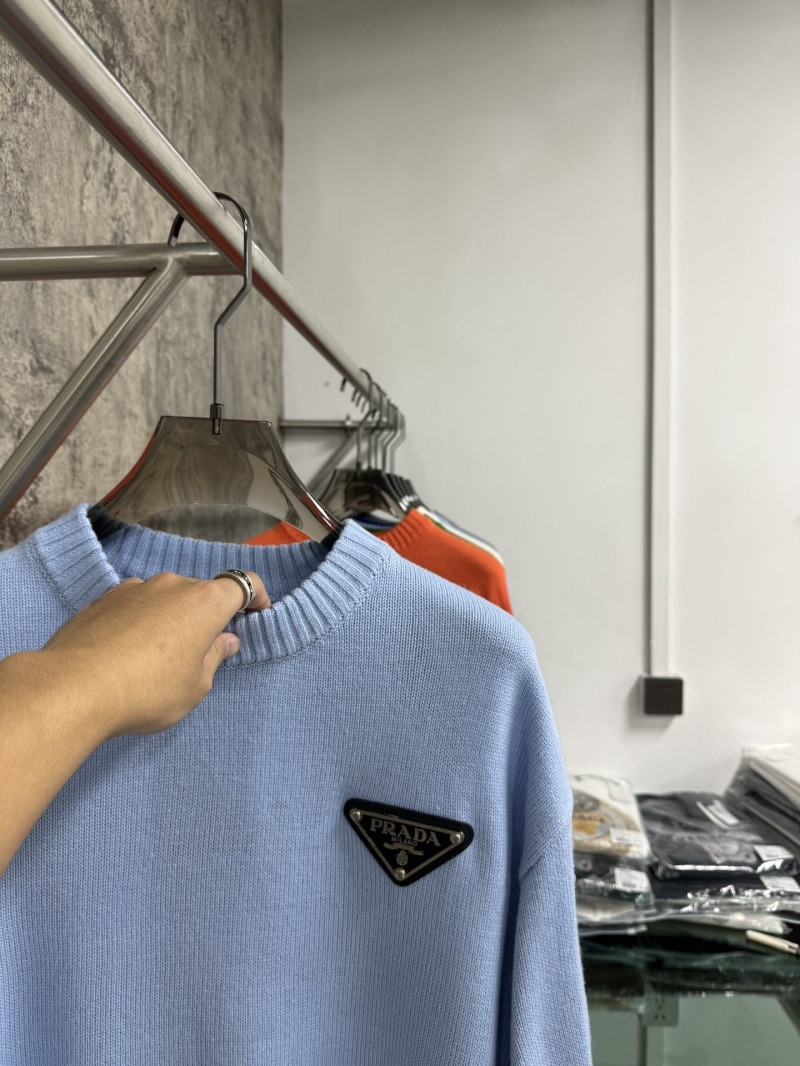 Pra*a sweater